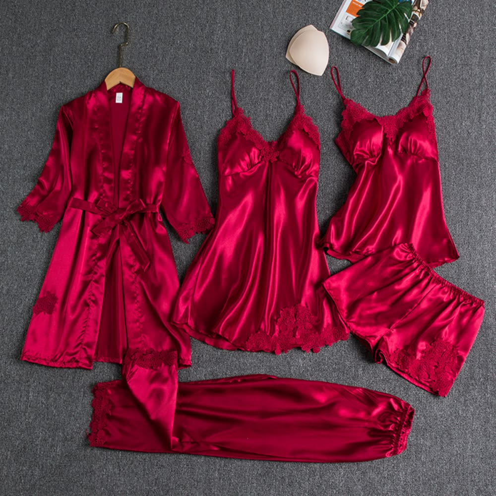Nightwear & Lounge